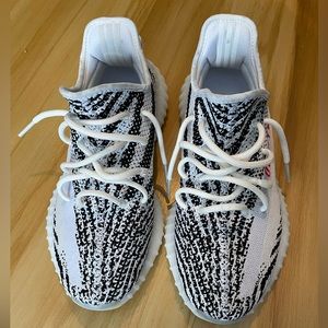 Yeezy 350v2 Zebra